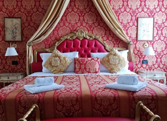 Friendly Venice Suites in Venice