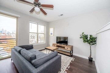 Viagem Modern Studio with Parking in Charlotte
