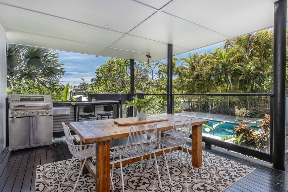 Pottsville Apartment | Escape to your own tropical oasis with this stunning retreat-style home boasting 4 large bedrooms, all with fans and robes, and 3 bathrooms.