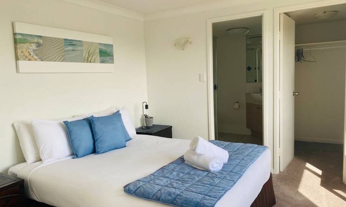 Mudjimba Apartment | Steps to Mudjimba Beach, Cafes & Village, The Sunny Coasts Hidden Gem with Pool