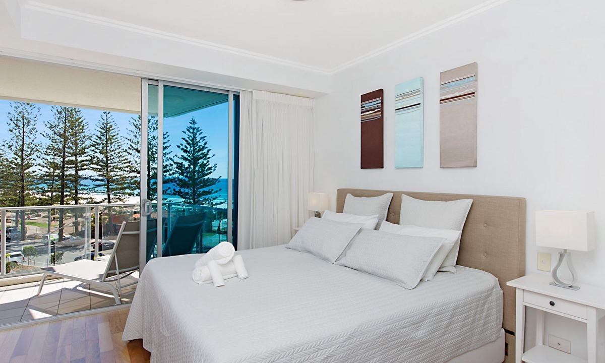 Coolangatta Apartment | Reflections tower 2 Unit 401 Greenmount Beachfront with Wi-Fi included Easy walk to shops and cafes