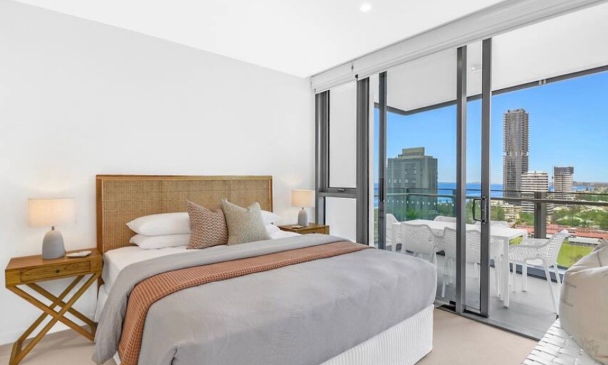 Broadbeach Apartment | Luxury Signature Stay Ocean Views 2BR Level 16
