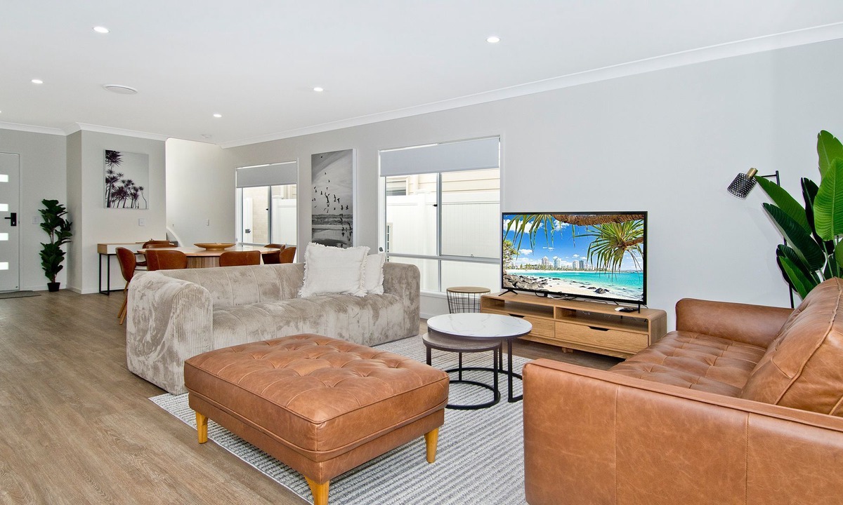 Coolangatta Apartment | Freedom Beach Homes Unit 199B Brand New in Rainbow Bay with private plunge pool and Wi-Fi Inc.