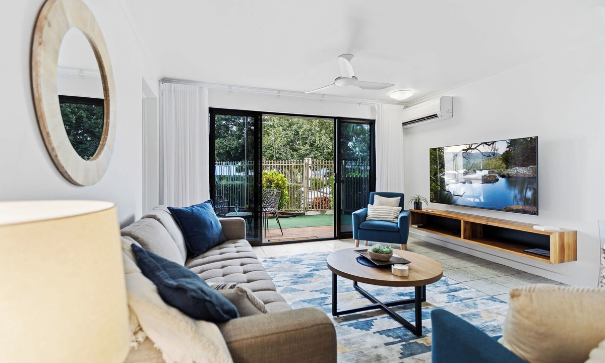 Cairns North Apartment | Oceanfront Apartment w/Pool & BBQ - Central Cairns
