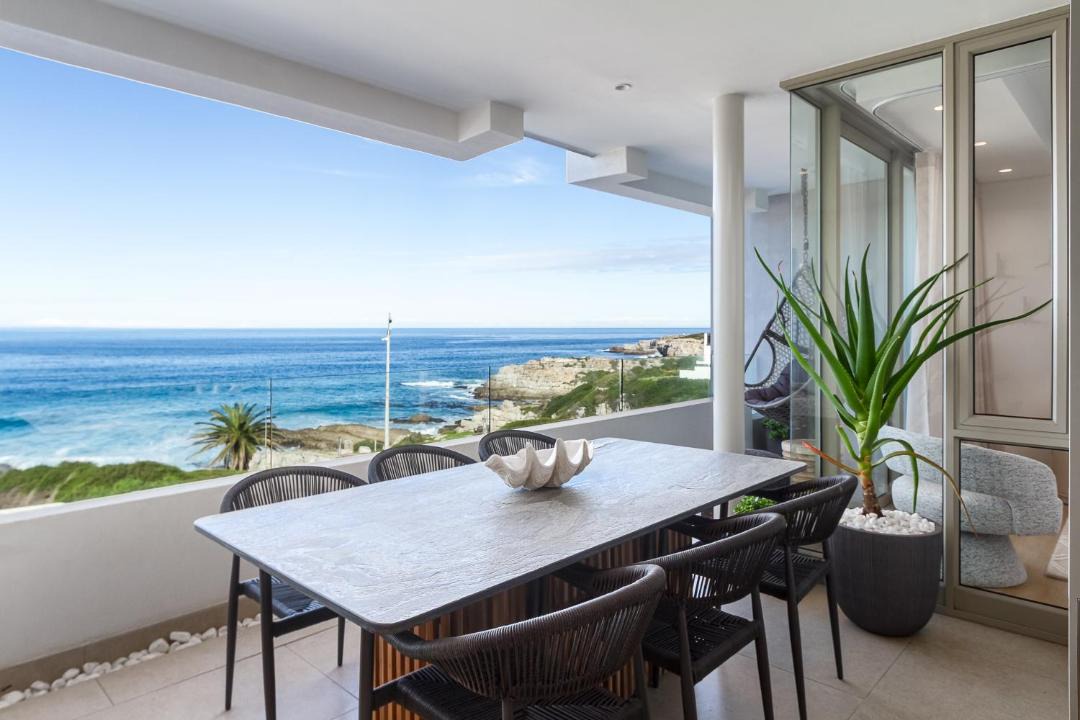 Hermanus City-Centre Apartment | The Mira Hermanus Whisperer Whales Oasis 302