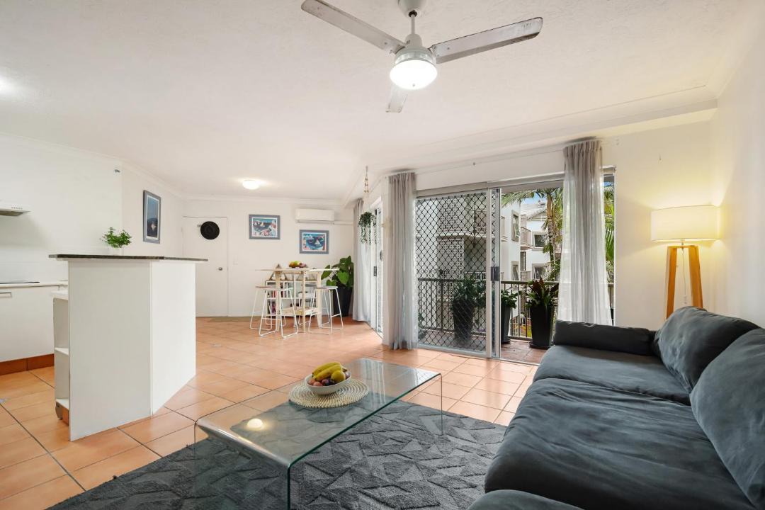Miami Apartment | Best Tropical Luxury Lagoon Resort in Gold Coast !