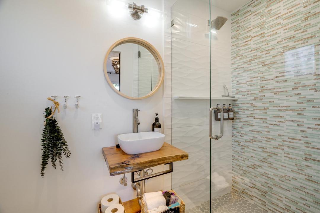 Mescal Corridor NW House | Monterey Bay Home w/Hot Tub Near Beaches & Golf