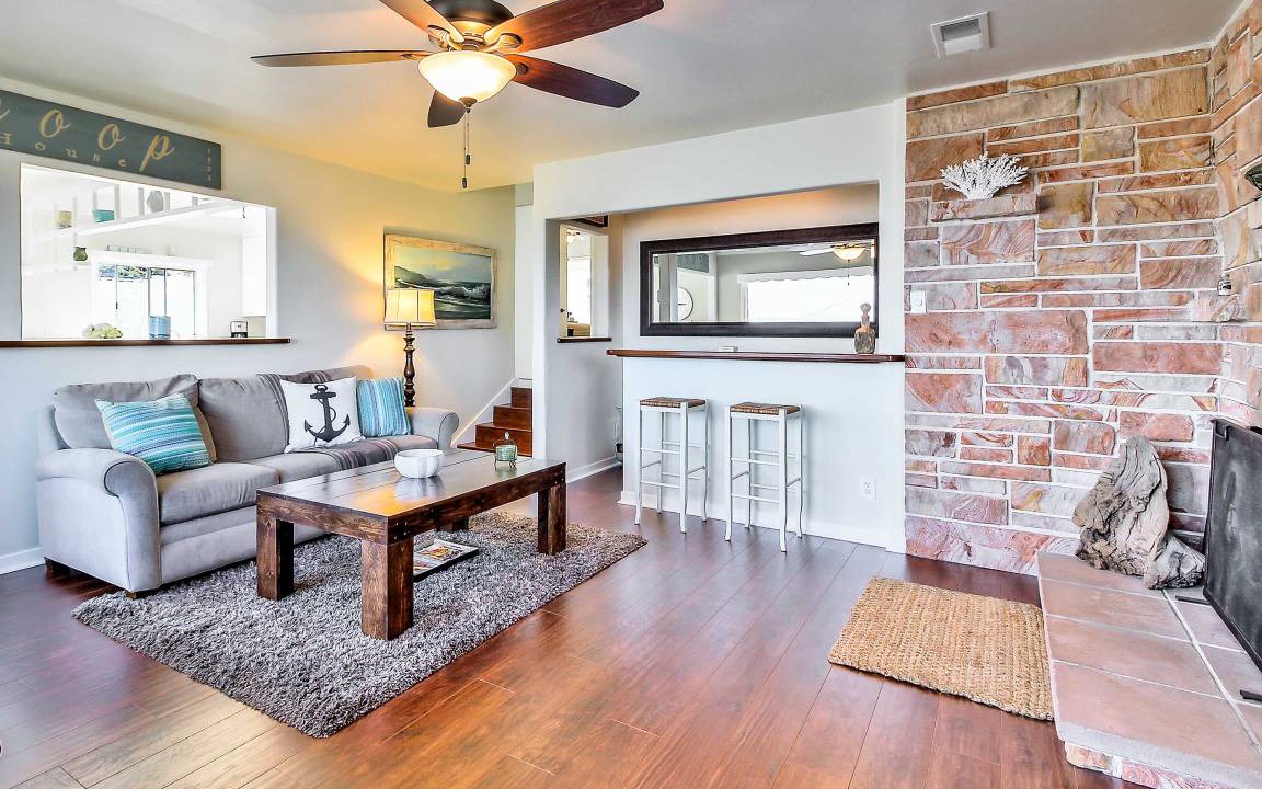 Photo of Livingroom in Monterey