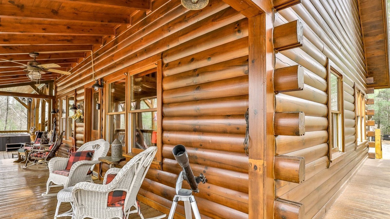 Photo of Patio Balcony in Hidden Lake