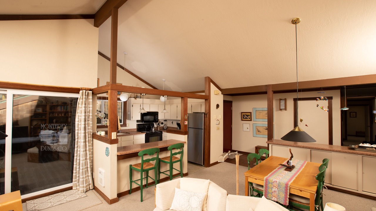 Photo of Livingroom in Castroville