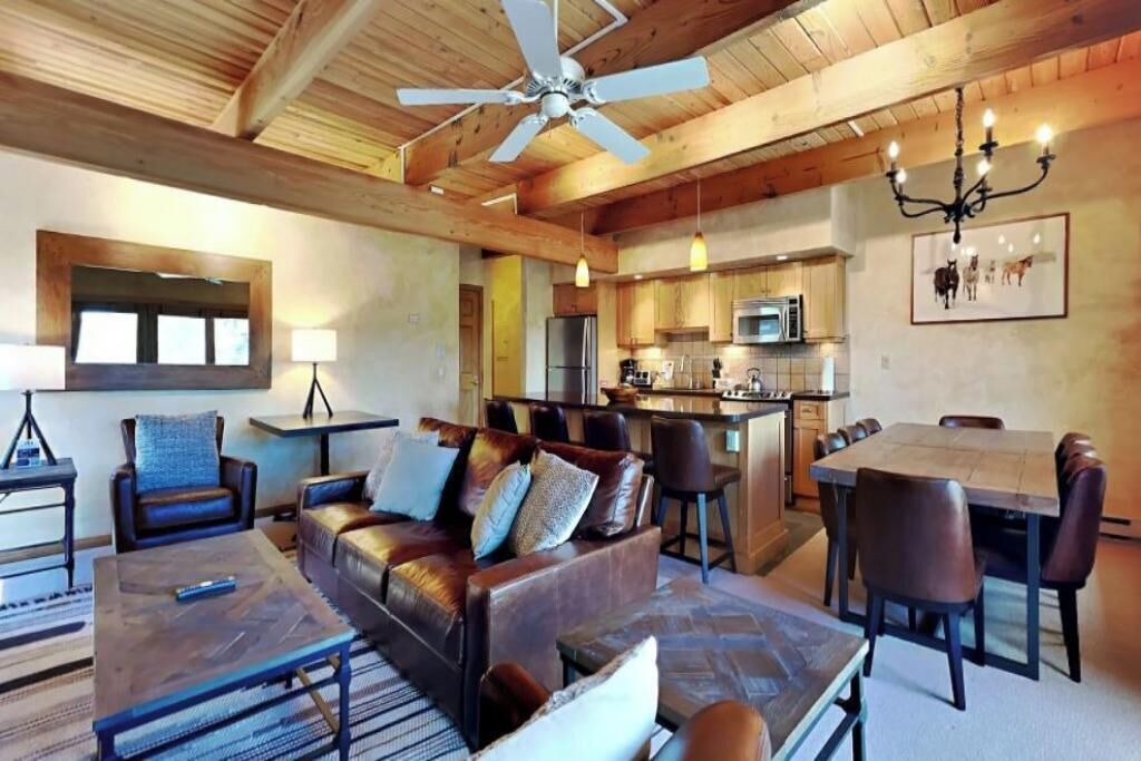 Photo of Livingroom in Snowmass Village