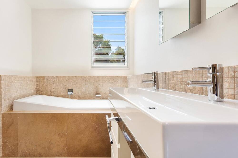 Photo of Bathroom in Suffolk Park