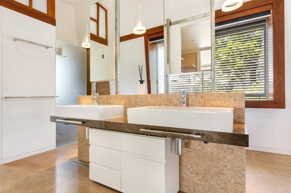 Photo of Bathroom in Suffolk Park