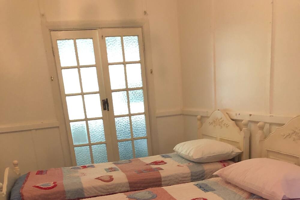 Photo of Bedroom in James Creek