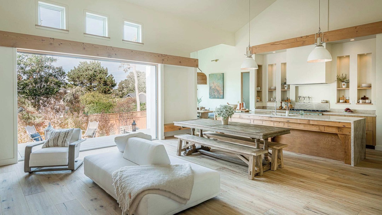 Photo of Livingroom in Del Monte Forest