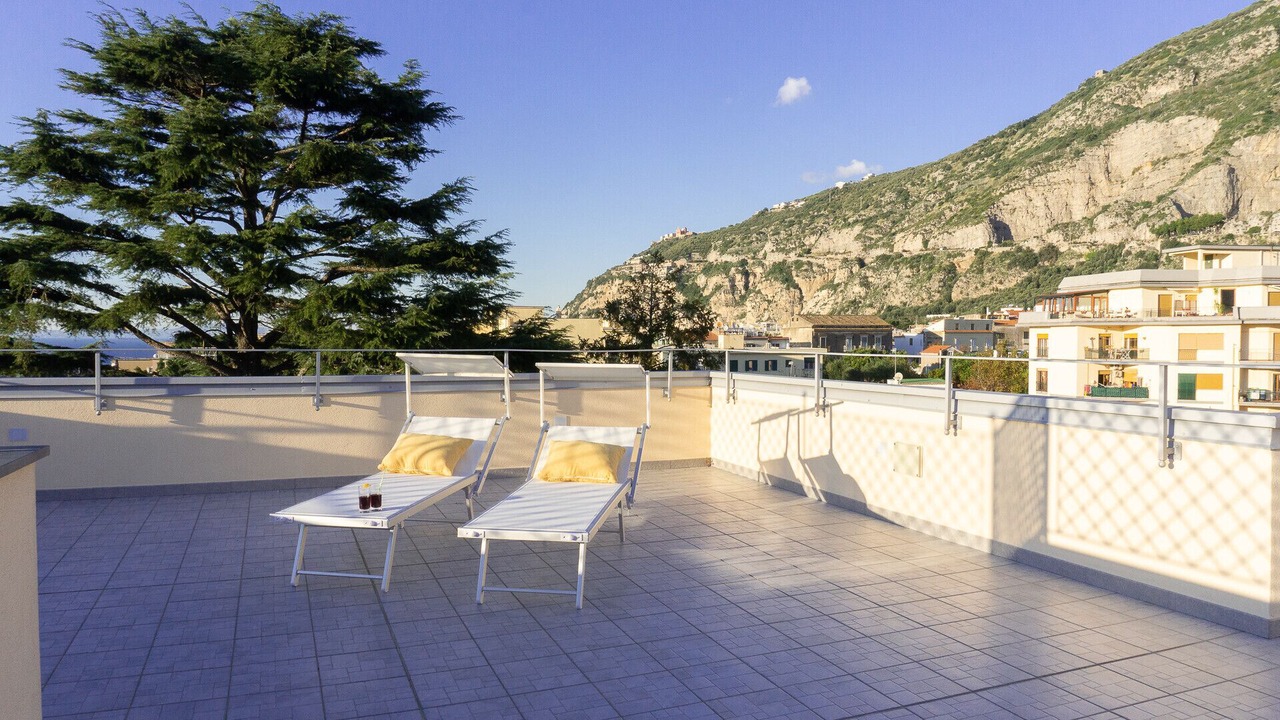 Photo of Patio Balcony in Meta