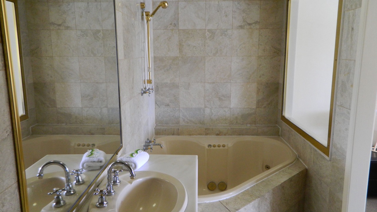 Photo of Bathroom in Elanora