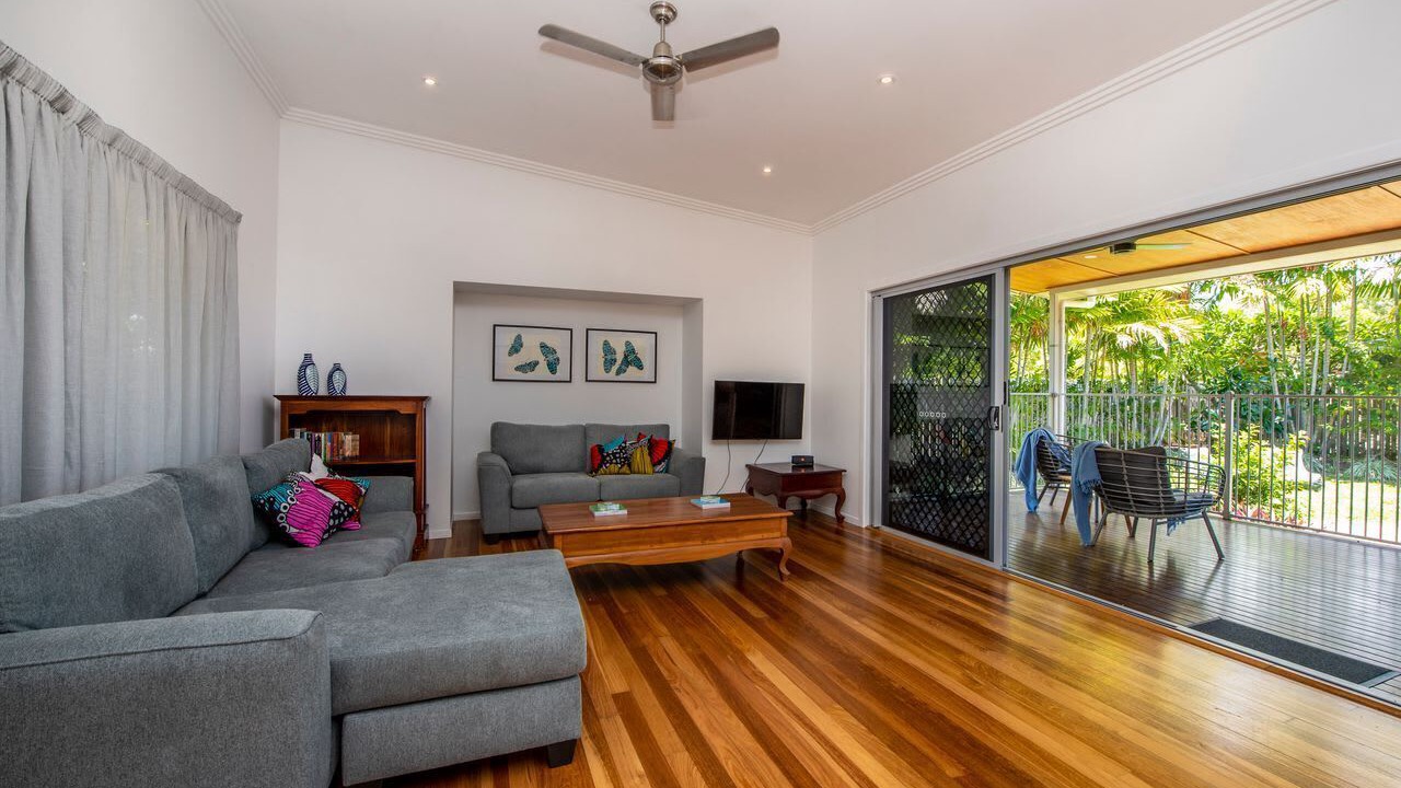 Photo of Livingroom in Horseshoe Bay