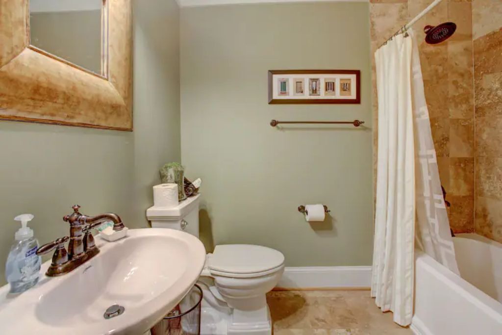 Photo of Bathroom in East Side