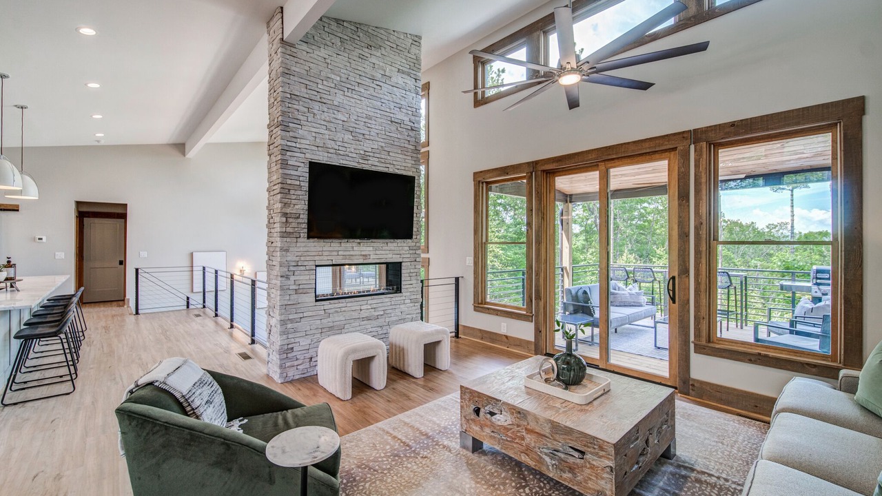 Photo of Livingroom in Ellijay
