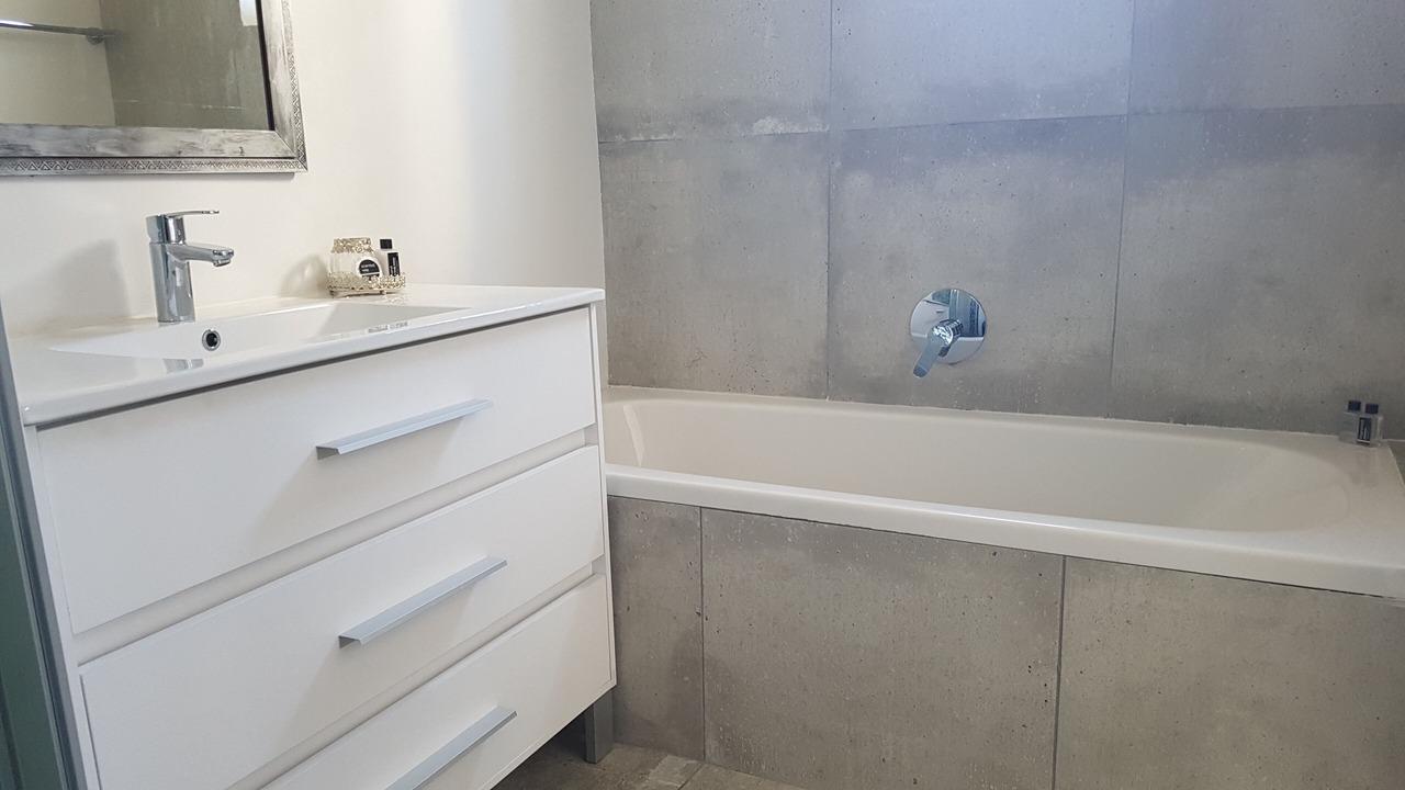 Photo of Bathroom in Strand