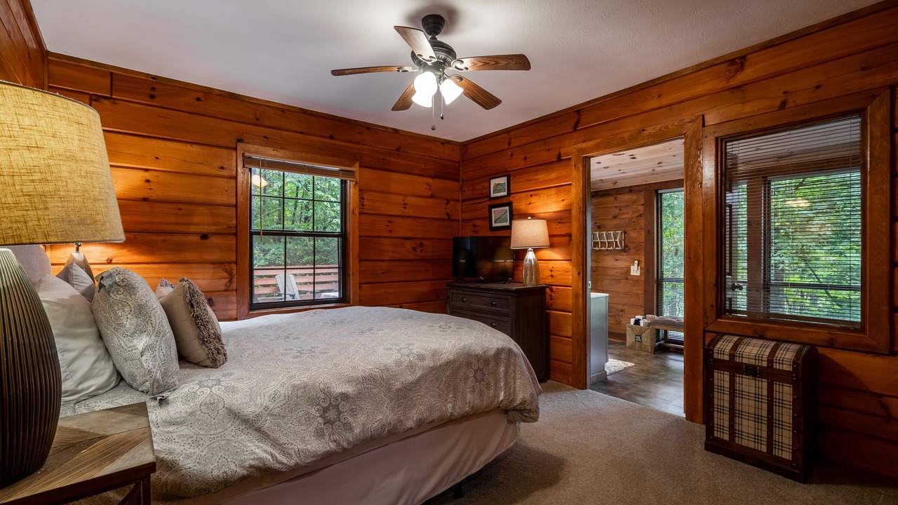 Photo of Bathroom in Cherry Log