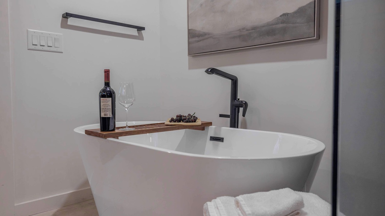 Photo of Bathroom in Cherry Log