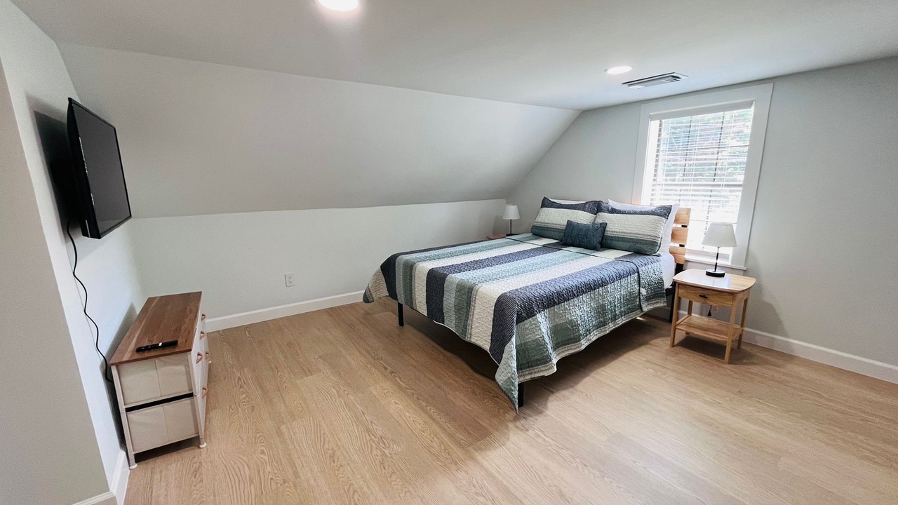 Photo of Bedroom in Wears Valley