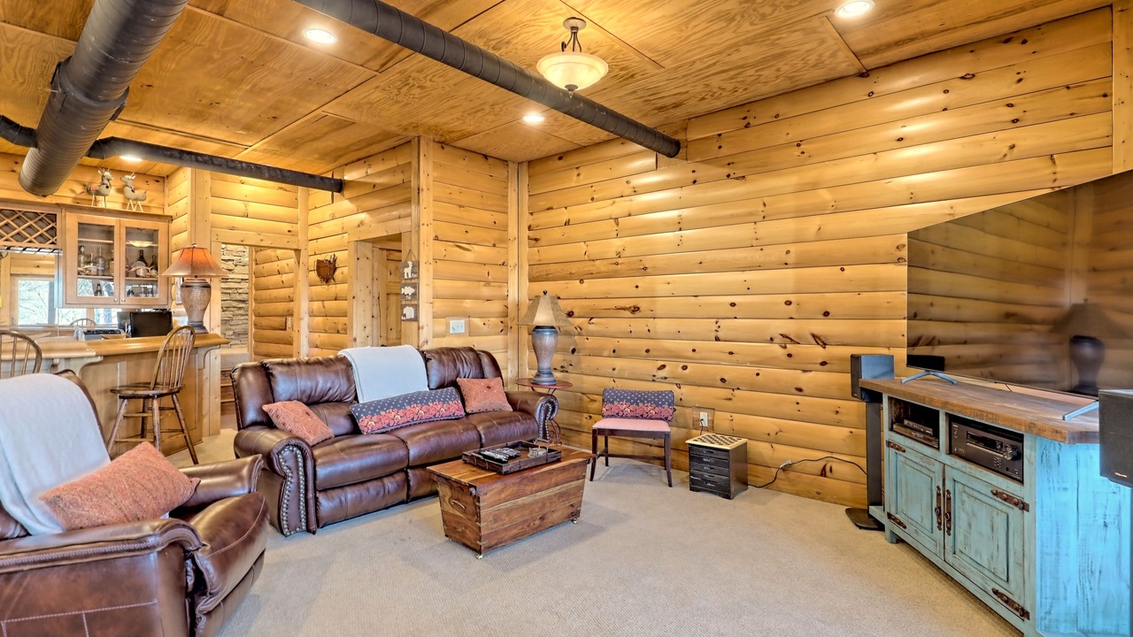 Photo of Bedroom in Walnut Mountain
