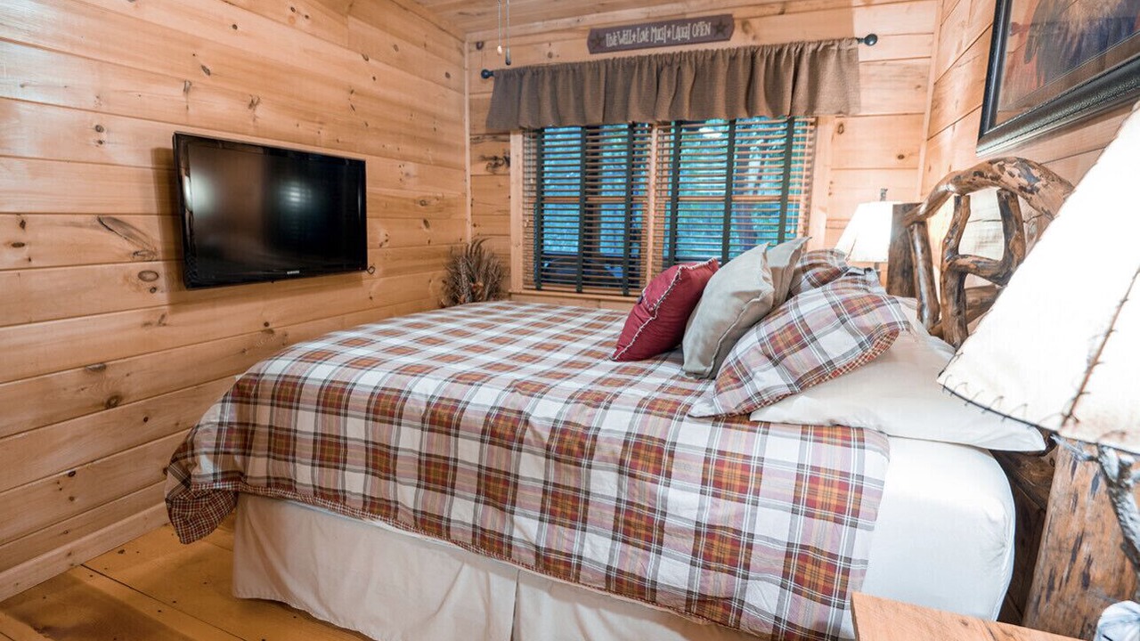 Photo of Bedroom in Ellijay