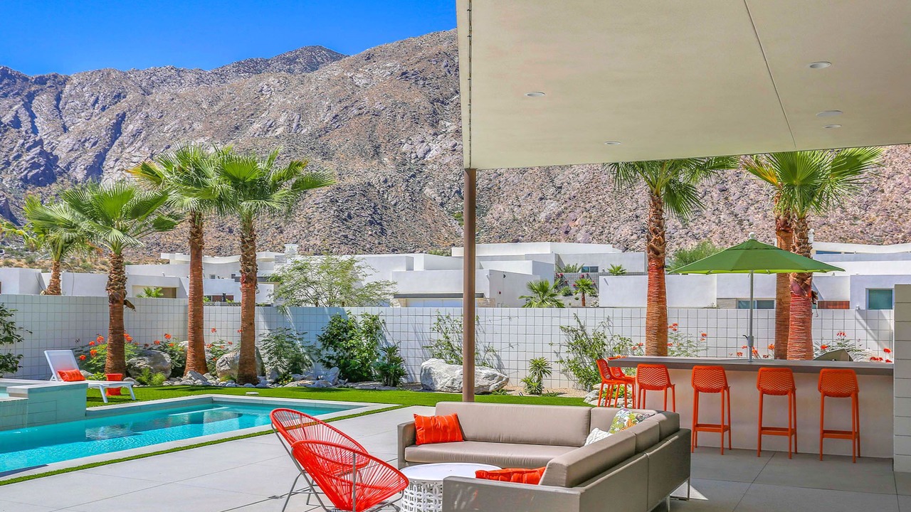 Photo of Patio Balcony in Historic Tennis Club
