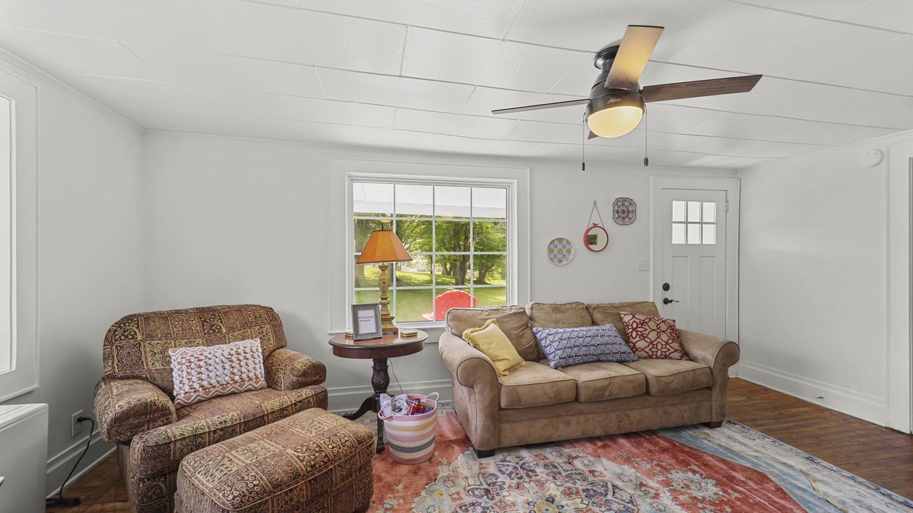 Photo of Livingroom in Jefferson
