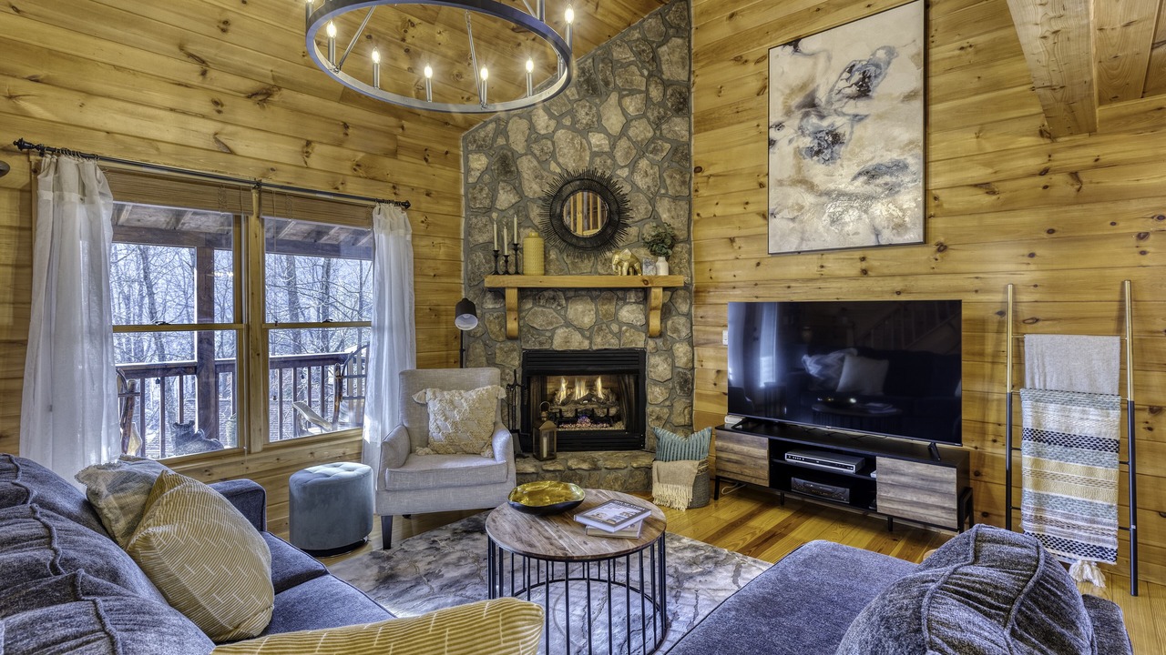 Photo of Bedroom in Walnut Mountain