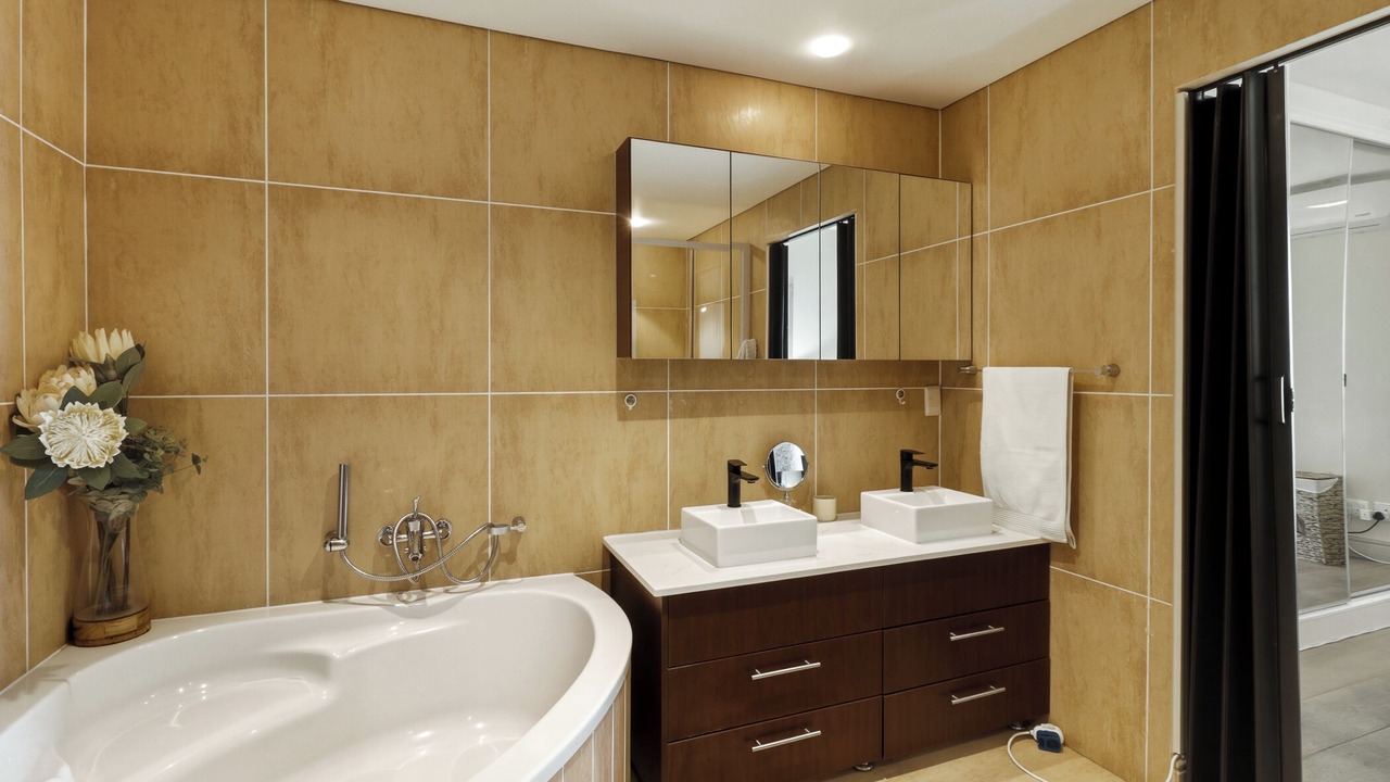 Photo of Bathroom in Strand