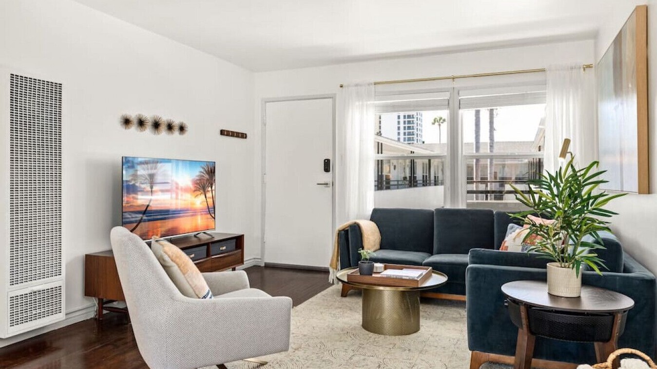 Photo of Livingroom in Alamitos Beach