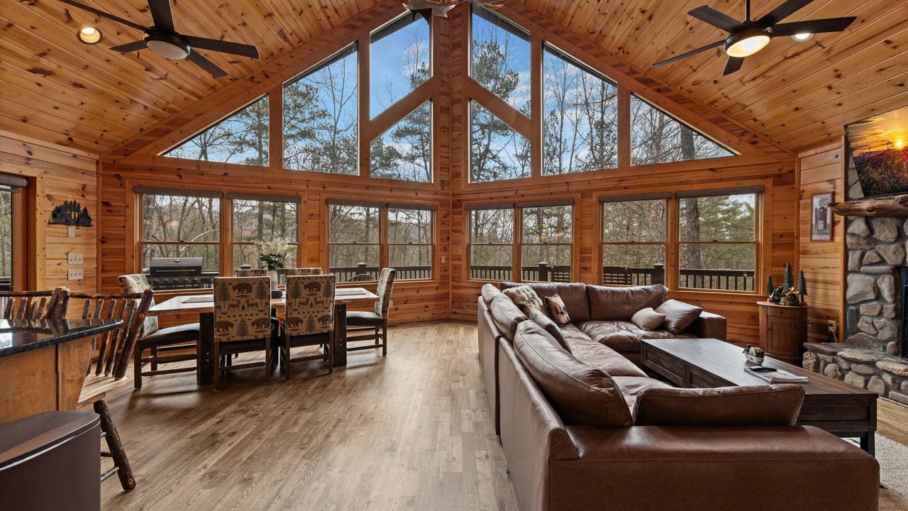 Photo of Livingroom in Foxfire Estates