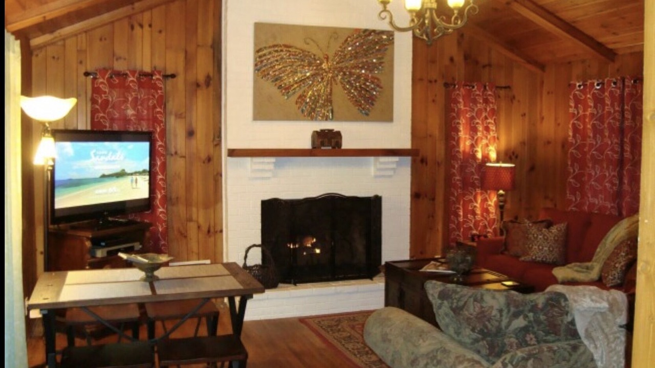 Photo of Livingroom in Hendersonville