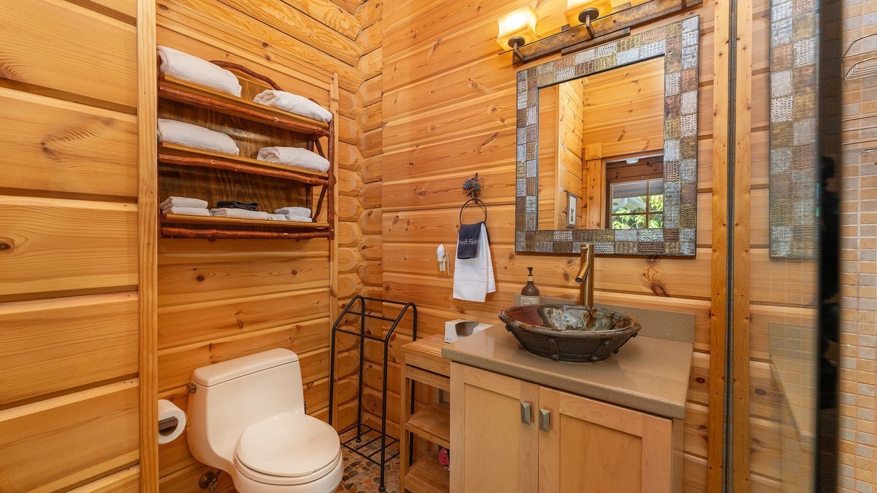 Photo of Bathroom in Old Fort
