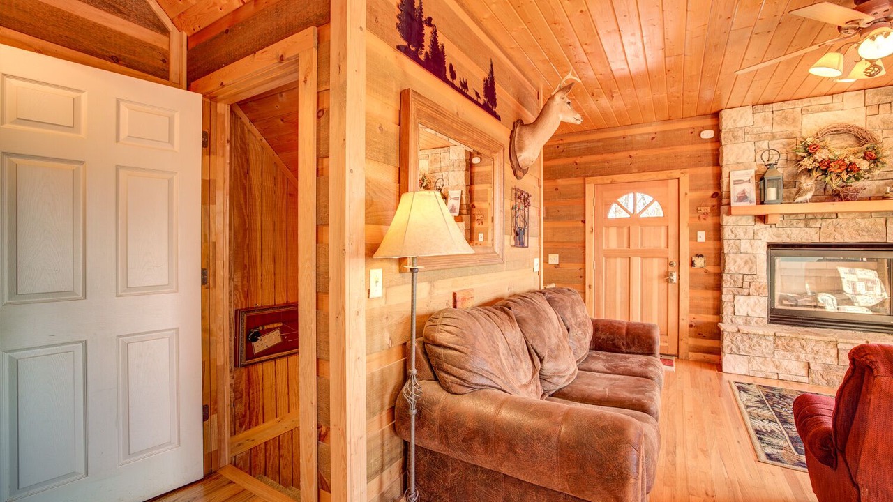 Photo of Livingroom in Helen