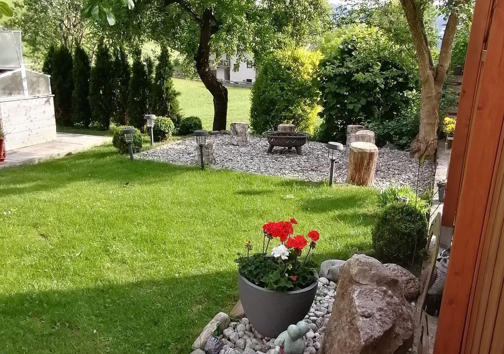 Photo of Outdoor in Soell