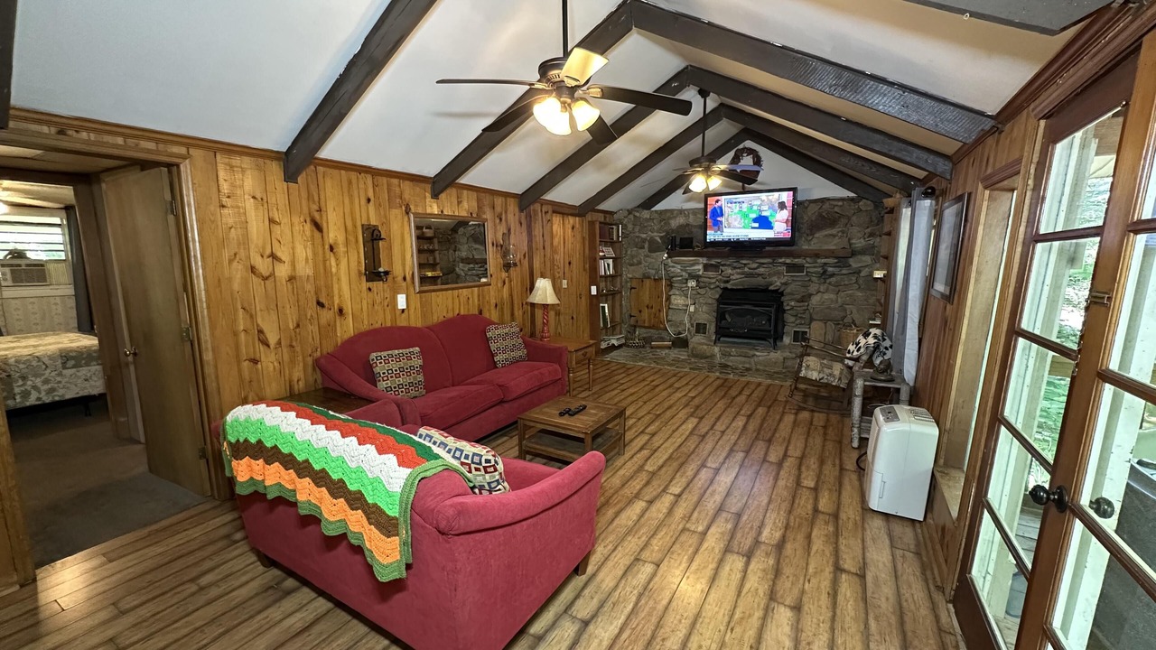 Photo of Livingroom in Candler