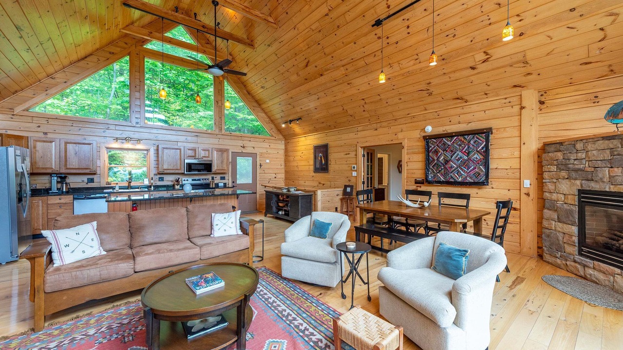 Photo of Livingroom in Old Fort