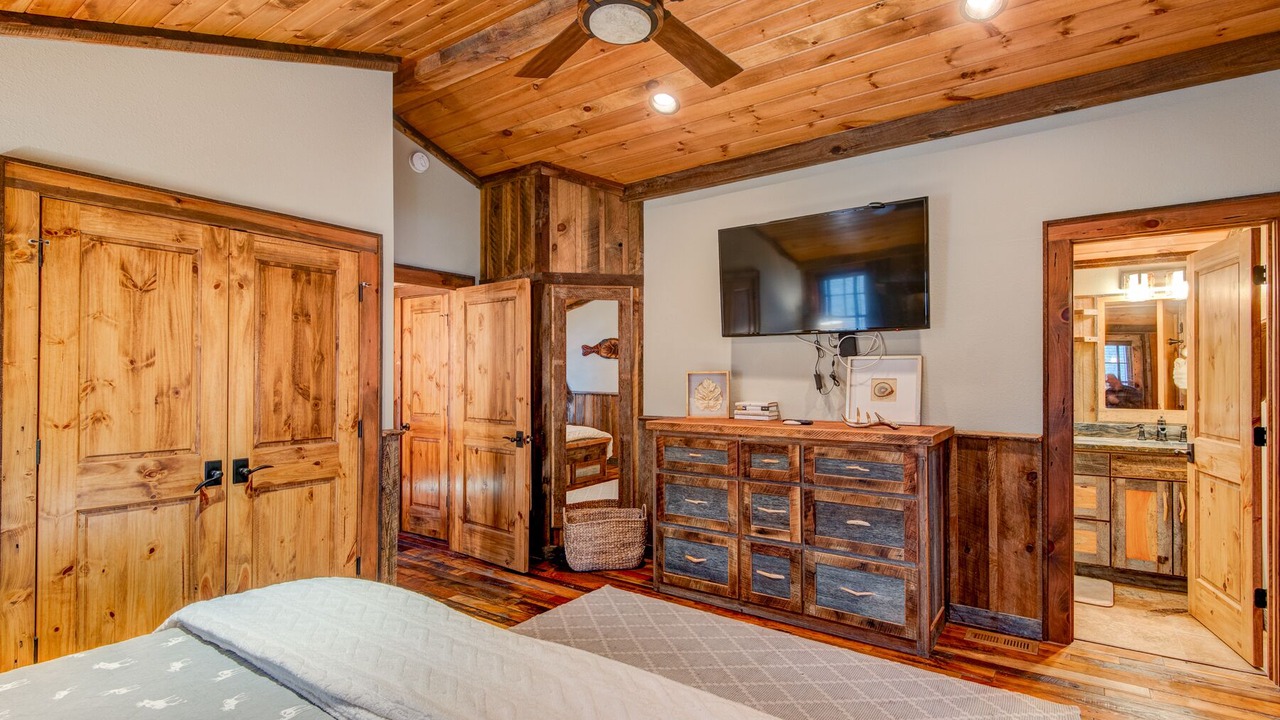 Photo of Bedroom in Banner Elk