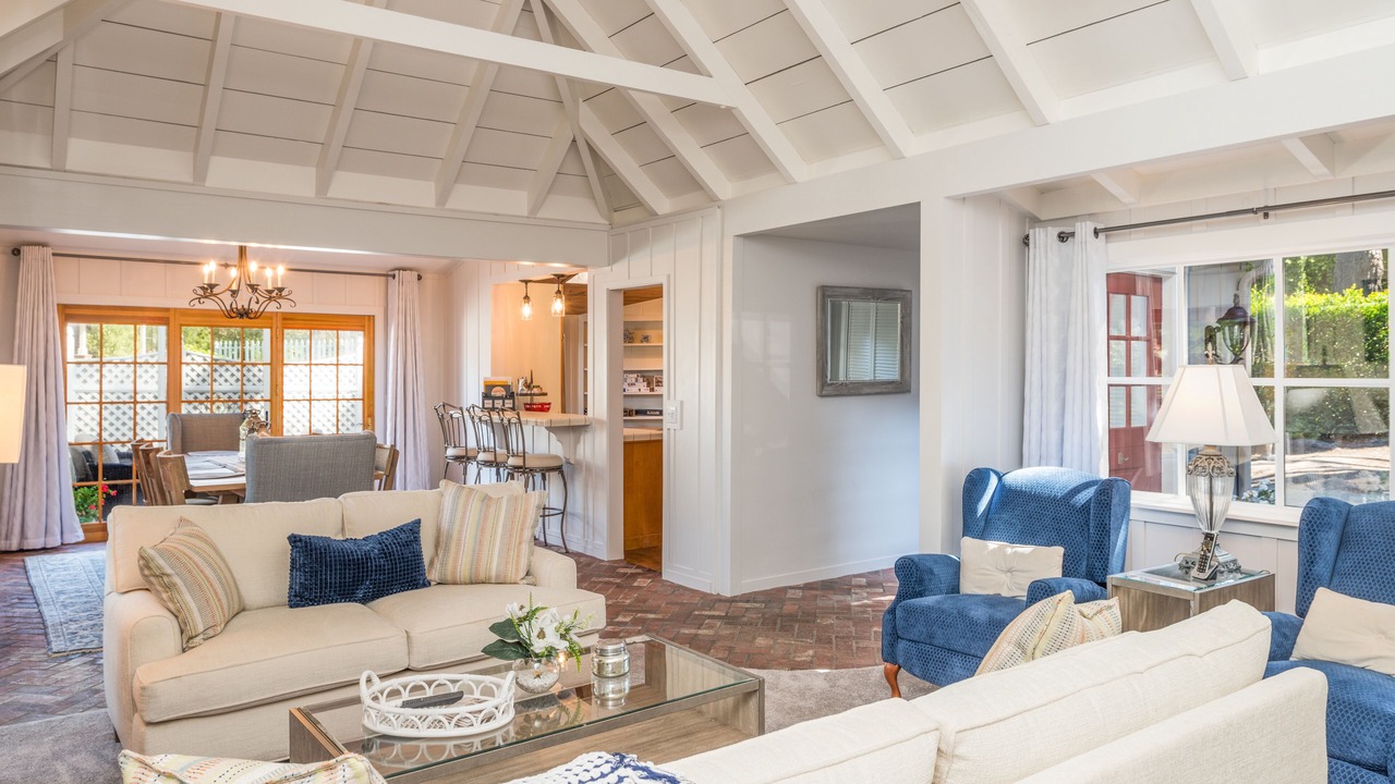 Photo of Livingroom in Northwest Carmel