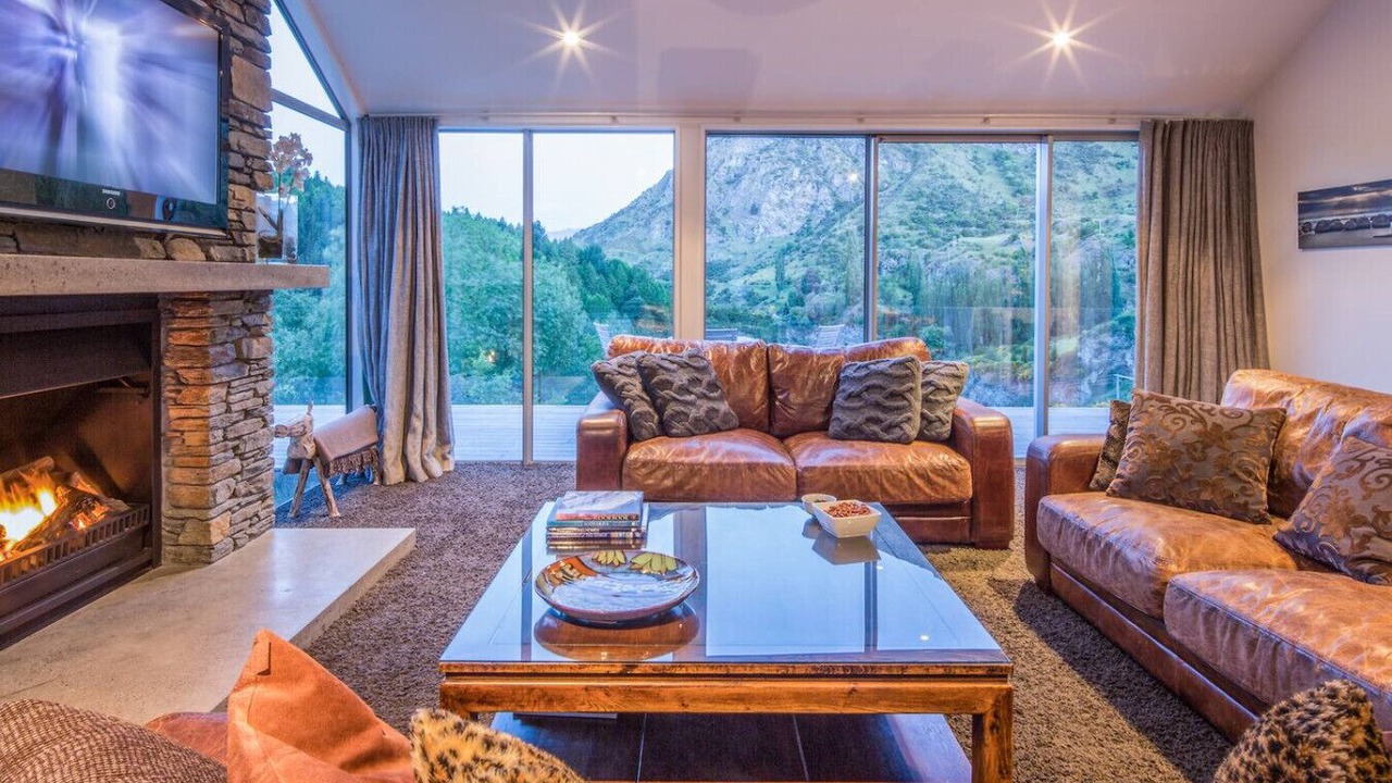 Photo of Livingroom in Arthur's Point