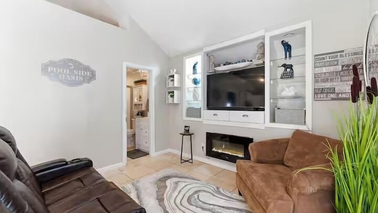 Photo of Livingroom in Lawrenceville