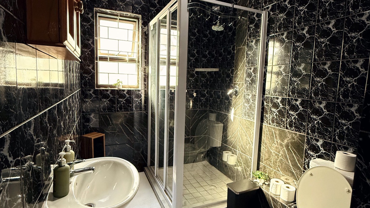 Photo of Bathroom in Lansdowne