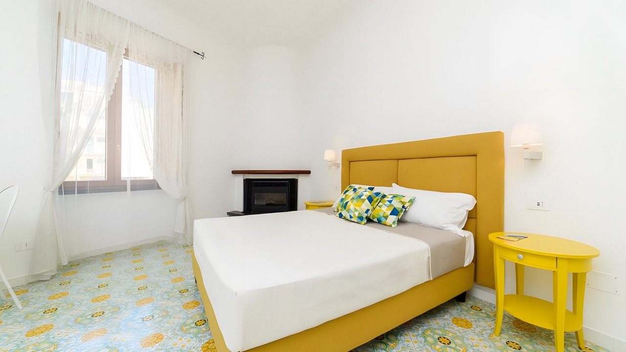 Photo of Bedroom in Meta