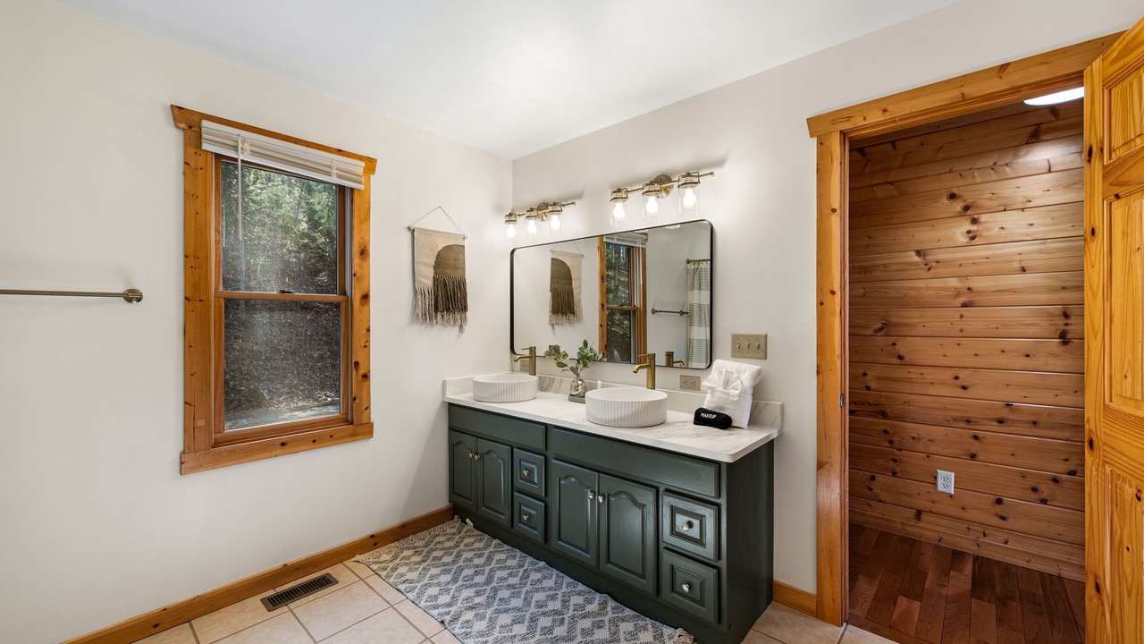 Photo of Bathroom in Ellijay