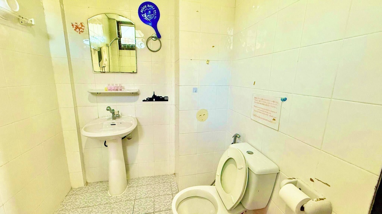 Photo of Bathroom in Nanai Road